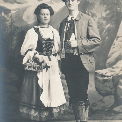 AK Annodazumals Heimische Trachten Mann mit Frau (6843)