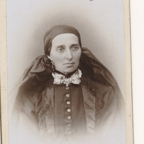 Hartkarton - Foto von einer Frau Fotografisches Atelier Kremsmünster (7245)