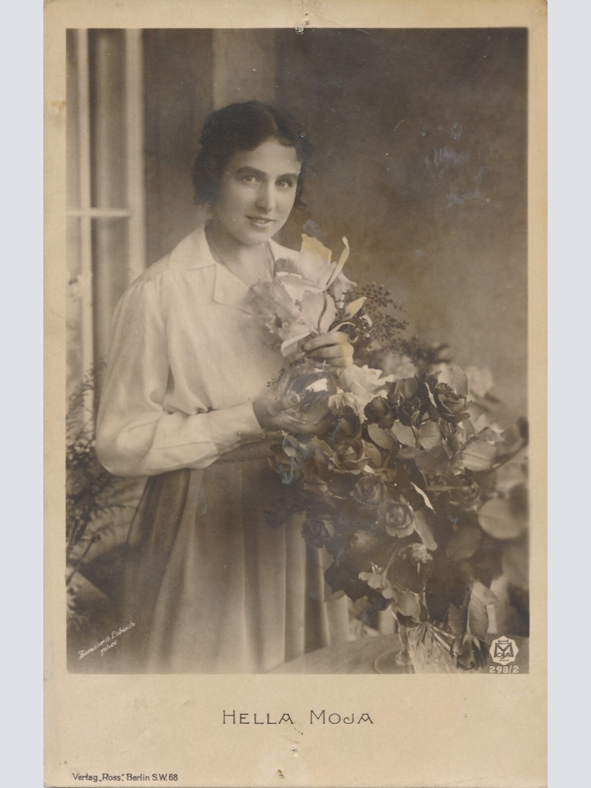 AK, Hella Moja (S2124)