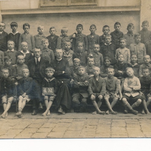 AK Annodazumals von einer 4. Schulklasse mit Lehrer (7838)