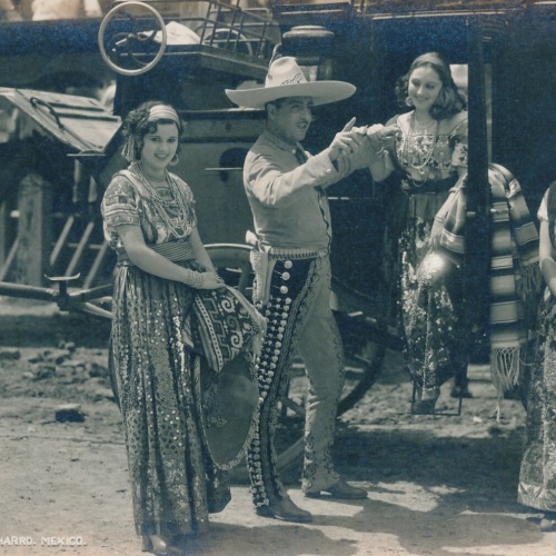 AK aus Mexico Chinas Poblanas Y Charrd Cowboy mit Mädchen (6557)