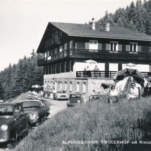 AK vom Alpengasthof Tirolerhof mit Oldtimer Tirol Ansichtskarte (8313)