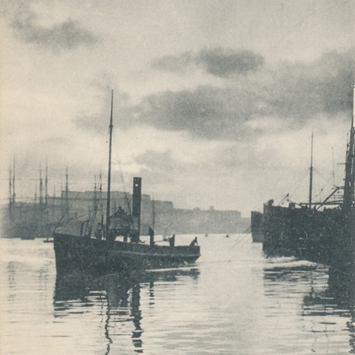 AK aus Marseille mit Boot Frankreich Ansichtskarte (8621)