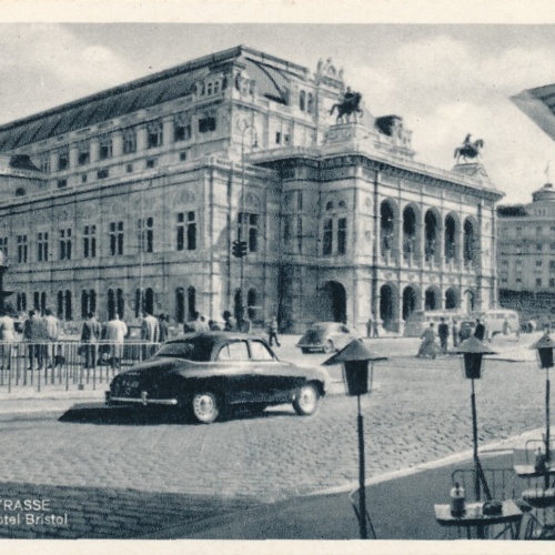 AK aus Wien Ringstrasse mit Oldtimer und Staatsoper + Hotel Bristol (7241)