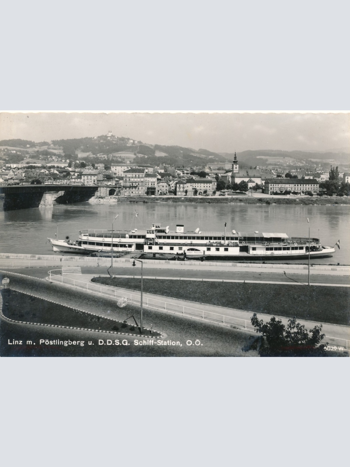 AK aus Linz an der Donau mit Dampfer Oberösterr. Ansichtskarte (8979)