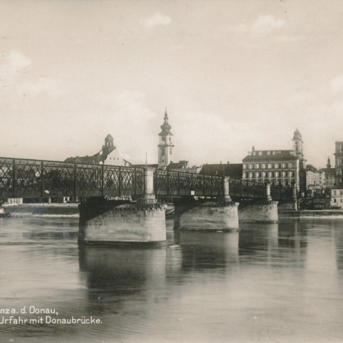 AK aus Linz an der Donau mit Brücke Oberösterr. Ansichtskarte (9015)