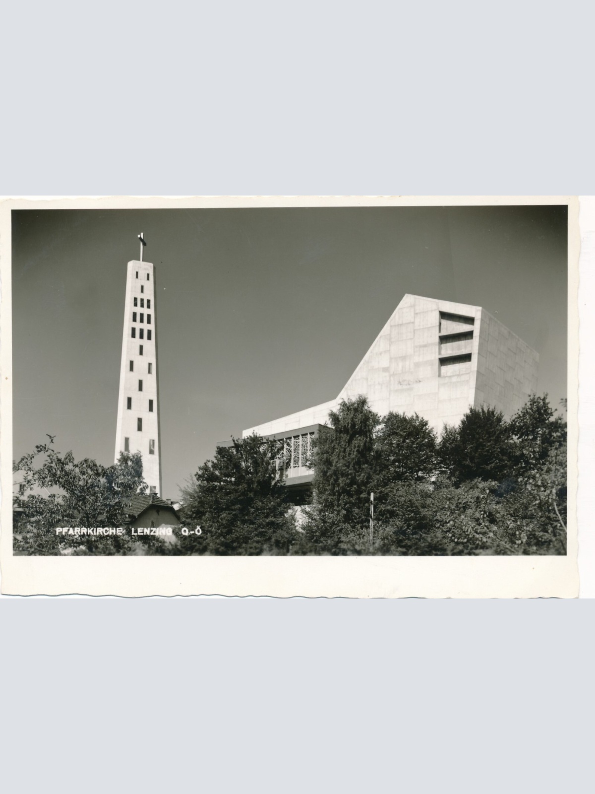 AK aus Lenzing Pfarrkirche Oberösterreich Ansichtskarte (9790)