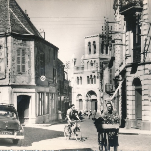 AK aus Digion Place et Rue du Centre Frankreich Ansichtskarte (9586)