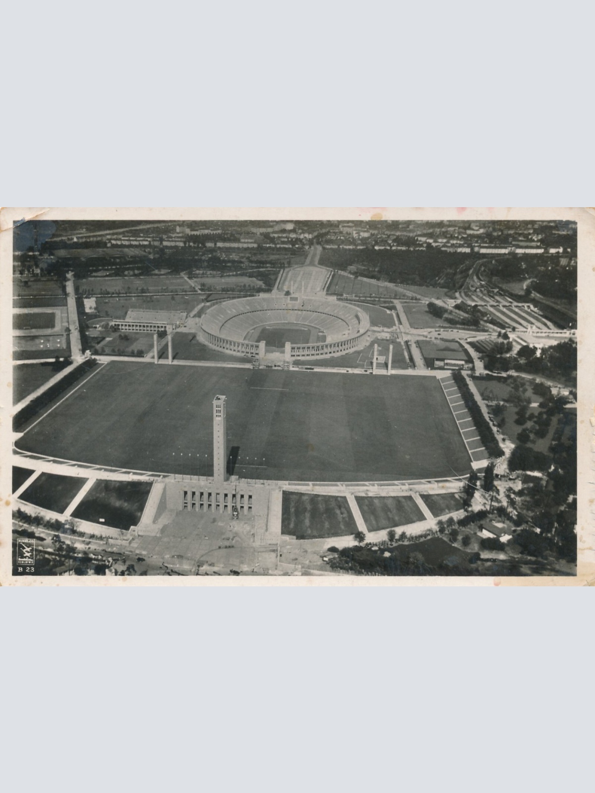 AK aus Berlin mit Olympia Stadion (10250)