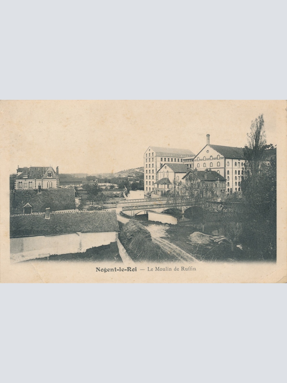 AK aus Nogent le Roi Frankreich Ansichtskarte (11037)