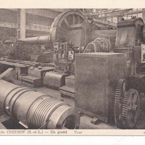 AK aus Creusot Un grand Frankreich Ansichtskarte (9588)