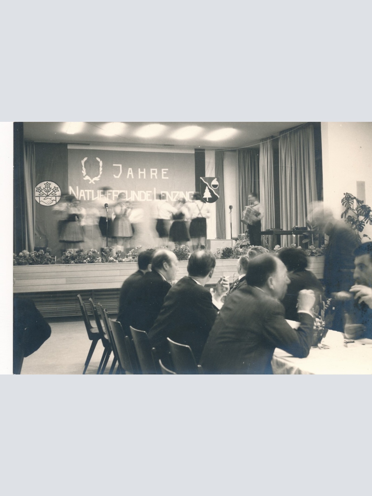 AK aus Lenzing Naturfeier Feier Oberösterreich Ansichtskarte (11683)