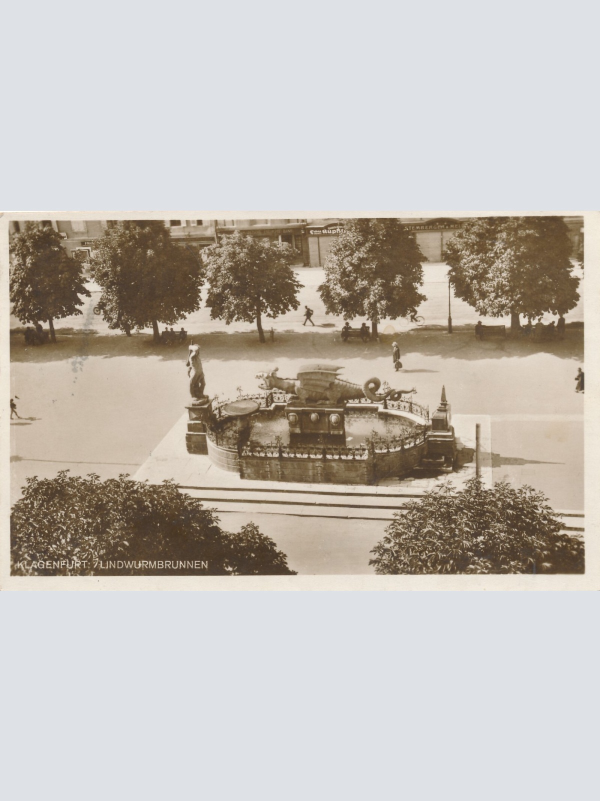 AK aus Klagenfurt Lindwurmbrunnen Kärnten Ansichtskarte (12189)