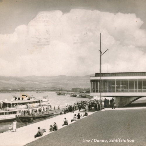 AK aus Linz Donau Schiffstation mit Dampfer Oberösterreich Ansichtskarte (12480)