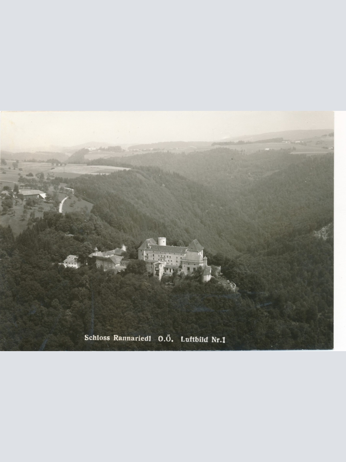 AK vom Schloss Rannariedl Luftbild Nr. 1 Oberösterreich Ansichtskarte (12938)