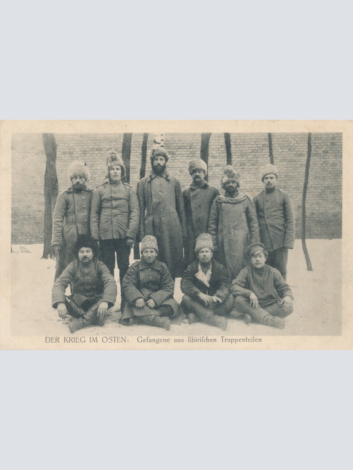 AK Krieg im Osten Gefangene aus Sibirischen Truppenteilen Ansichtskarte (11864)