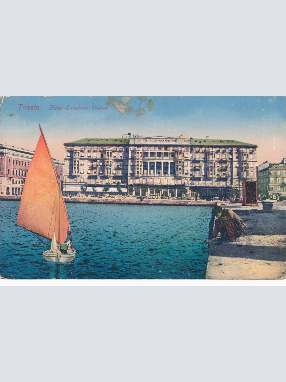 AK aus Trieste - Triest mit Segelboot Italien Ansichtskarte (13287)