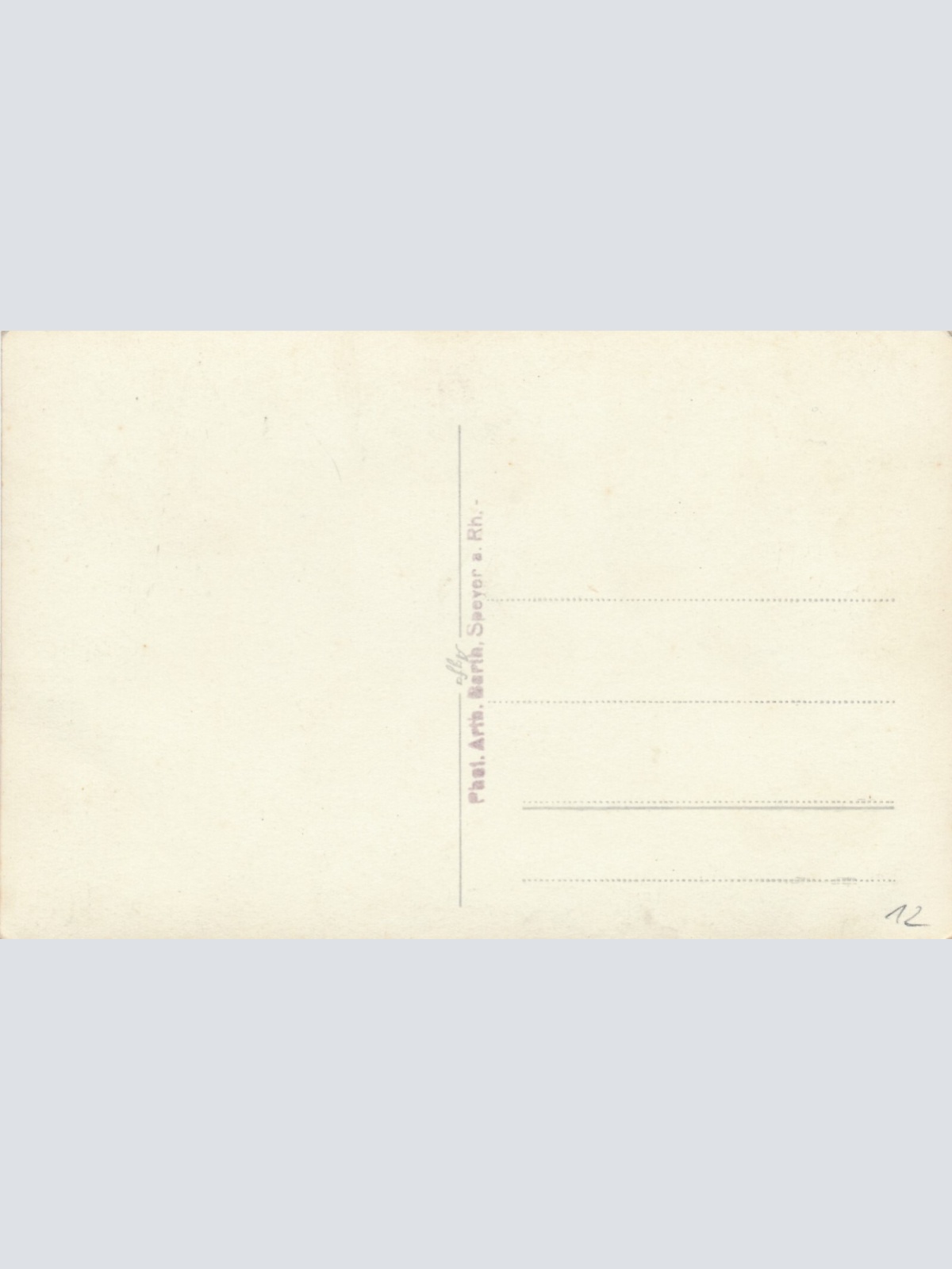 AK Annodazumals aus Speyer spielend im Garten Ansichtskarte (13929)