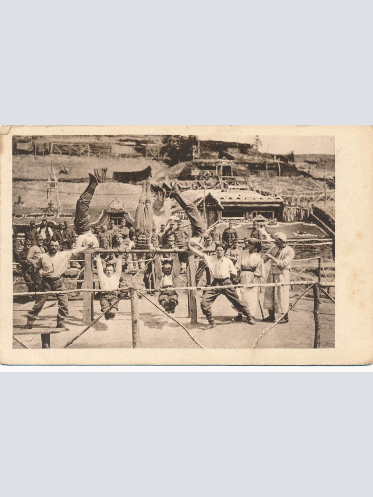 K. u. K. Feldpostamt Nr. 57 Soldaten beim Sport (14421)