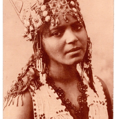 AK, Jeune Femme de Constantine, Ansichtskarte (S7267)