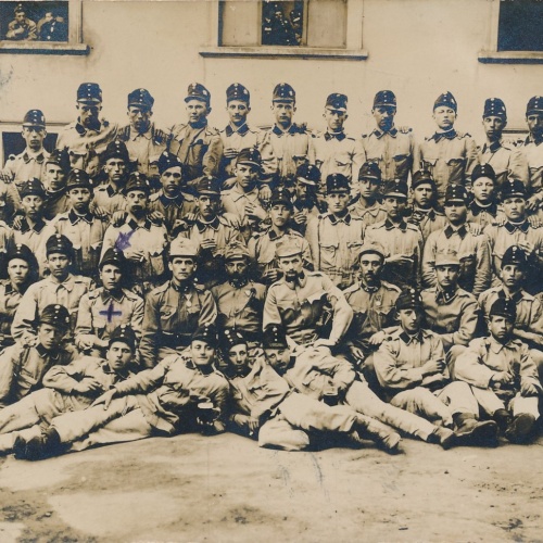 AK Mannschaftsfoto von Soldaten Militaria (14733)