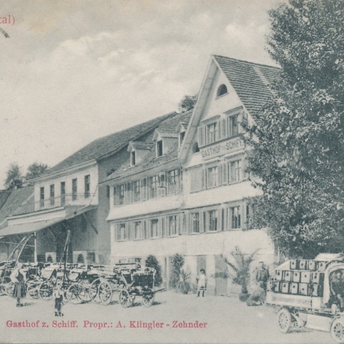 AK aus AU + Gasthof zum Schiff mit Kutschen Schweiz Ansichtskarte (14924)