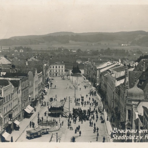 AK aus Braunau am Inn Stadtplatz Oberösterreich Ansichtskarte (15901)