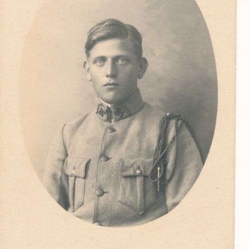 AK Portrait Foto von einem Soldaten Ansichtskarte (15730)