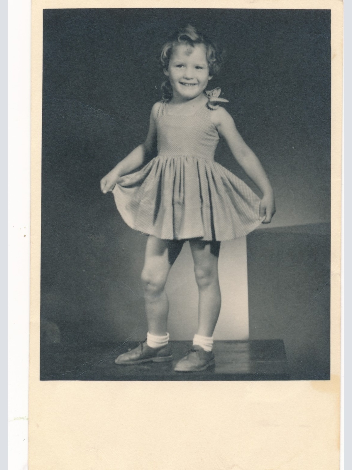 AK Annodazumals von einem kleinen Mädchen Ansichtskarte (15768)