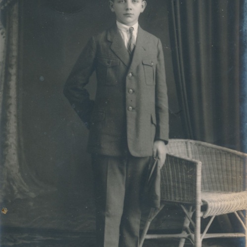 AK Annodazumals von einem Jungen Ansichtskarte (15770)