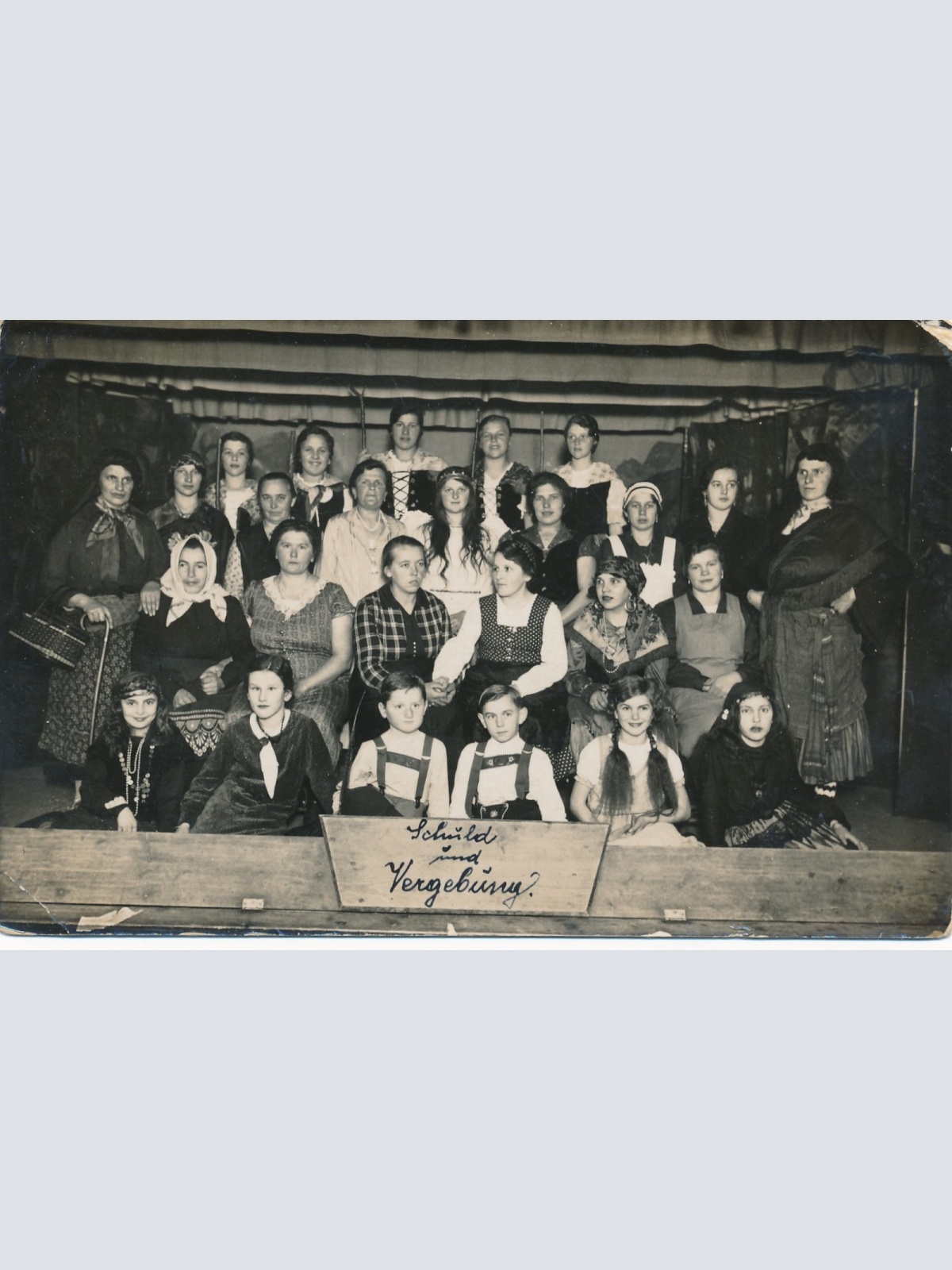 AK aus Schuld und Vergbung Gruppenfoto Annodazumals (15448)