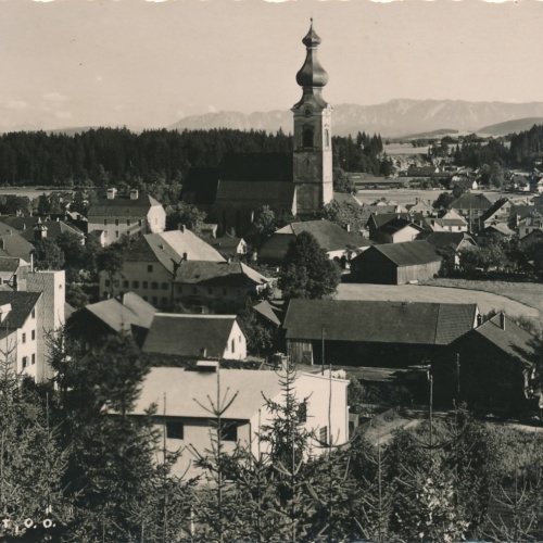 AK aus Vöcklamarkt Oberösterreich mit Kirchturm Ansichtskarte (15200)