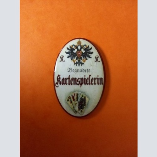 Nostalgie KuK Flaschenöffner Magnet Begnadete Kartenspielerin