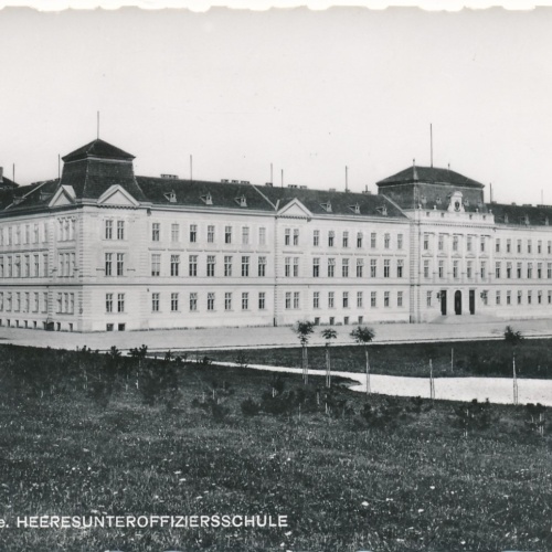 AK aus Enns Heeresunteroffiziersschule Oberösterreich Ansichtskarte (17126)