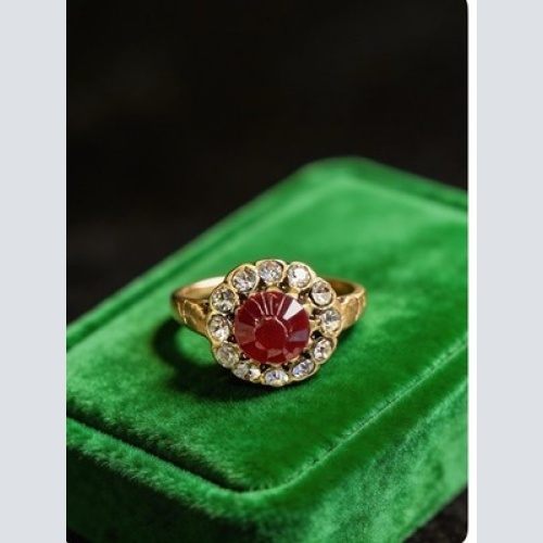 Vintage Damenring mit rotem Glasstein – Größe 55