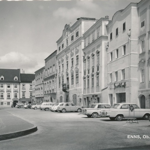 AK aus Enns Hauptplatz Oberösterreich Ansichtskarte (18301)