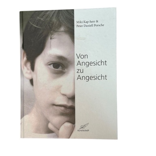 Von Angesicht zu Angesicht [zur Eröffnung des Hans-Peter Porsche Traumwerk am 25