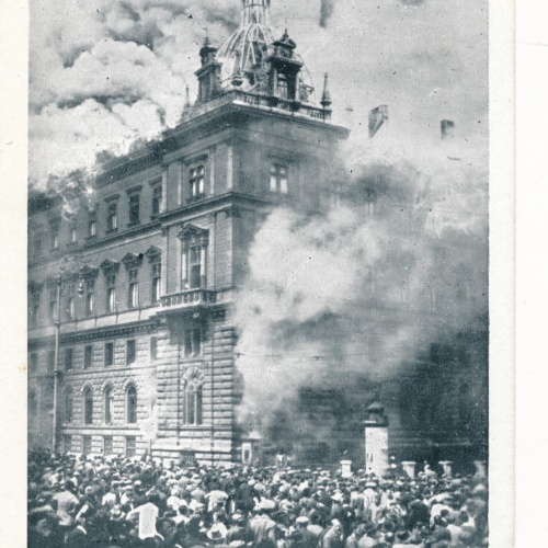 AK aus Wien Brand des Justizpalastes 1915 / 16 Ansichtskarte (18367)