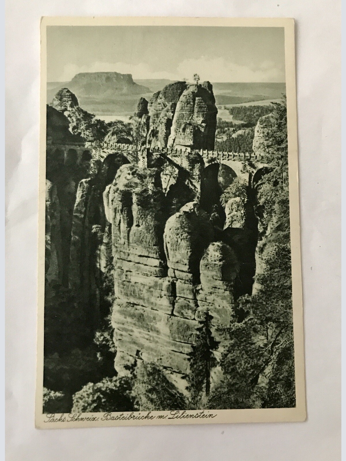 AK, Sächsische Schweiz, Basteibrücke, Lilienstein (110205 BW)