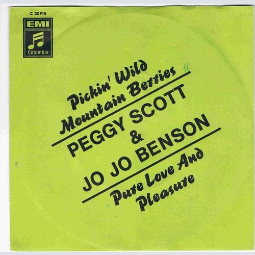 Peggy Scott & Jo Jo Benson - Pickin Wild Mountain Berries (7", Single)