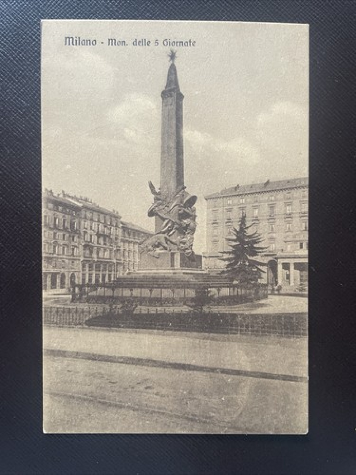 Milano - Mon. delle 5 Giornate 400766 DN Shit