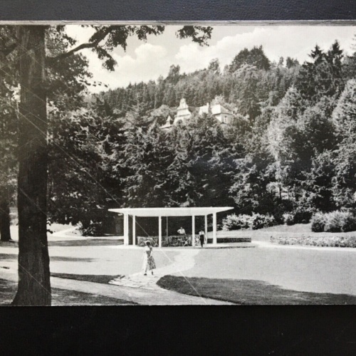 Bad Schwalbach - Stahlbrunnen - Frau im Park 968 TH