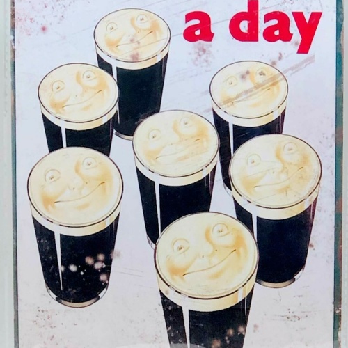 Nostalgie Vintage Retro Schild "A Guinness a day" 30x20 12092