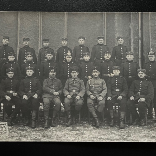 Gruppenaufnahme Soldaten Uniform Pickelhaube Neumann Zwickau 402439