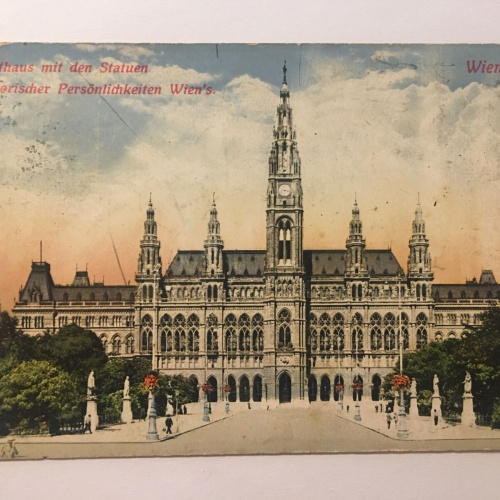 Rathaus mit den Statuen historischer Persönlichkeiten Wien30087 RU
