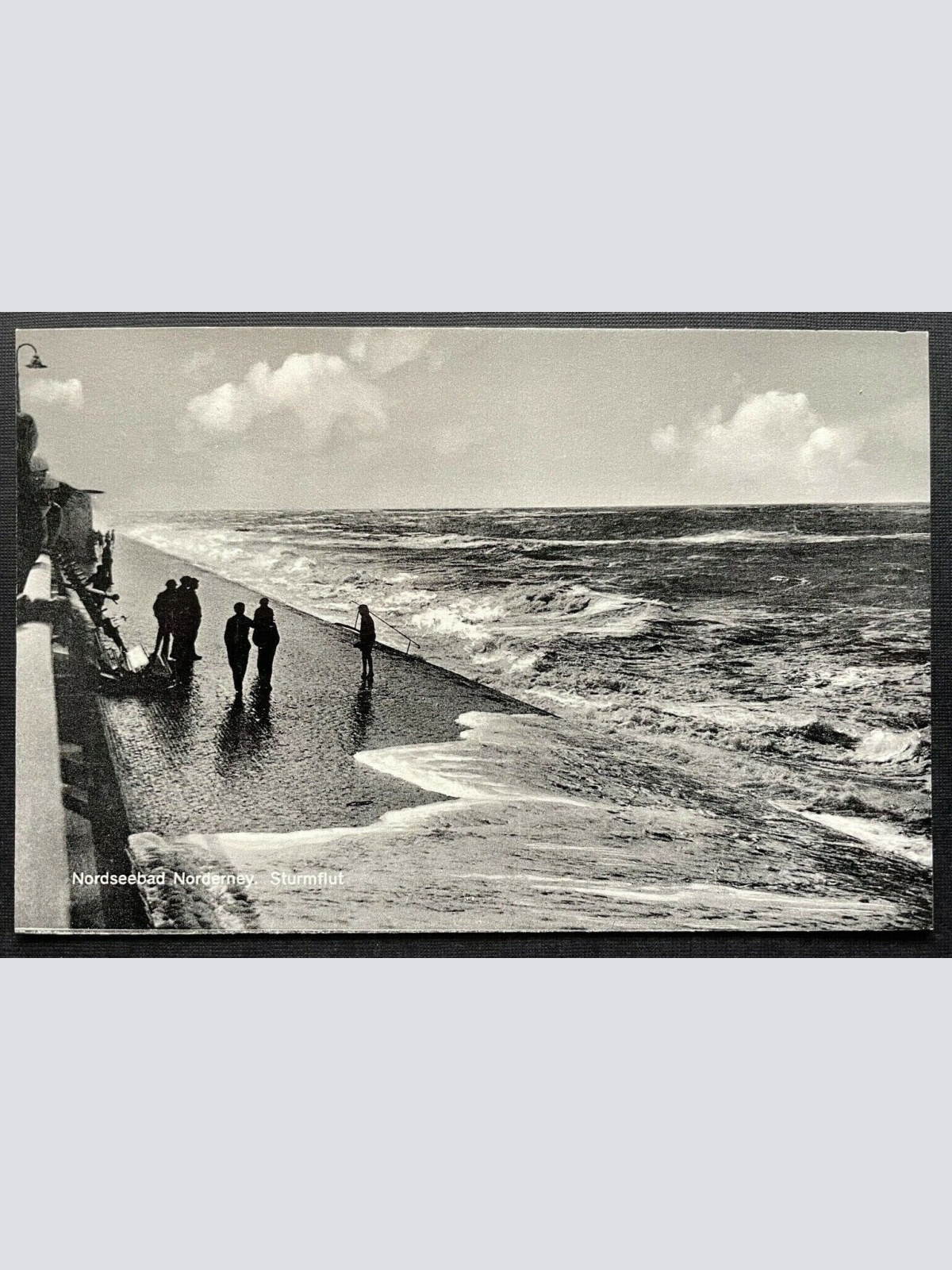 Nordseebad Norderney Sturmflut Welle Ufer Niedersachsen Deutschland 410163 TH C