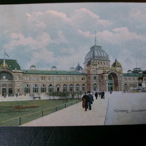 Nürnberg Hauptbahnhof Industriezeitalter Wiese Blumen Denkmal 402585 WM F